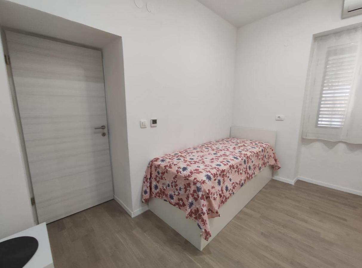 Apartment Tona Sibenik Exterior photo